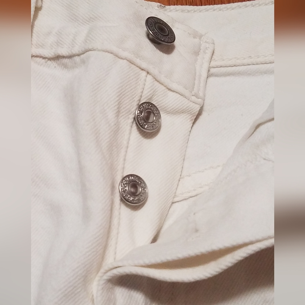 Levi's 501 White Cut Off Distressed Raw Hem Shorts Size 25 - Picture 5 of 7